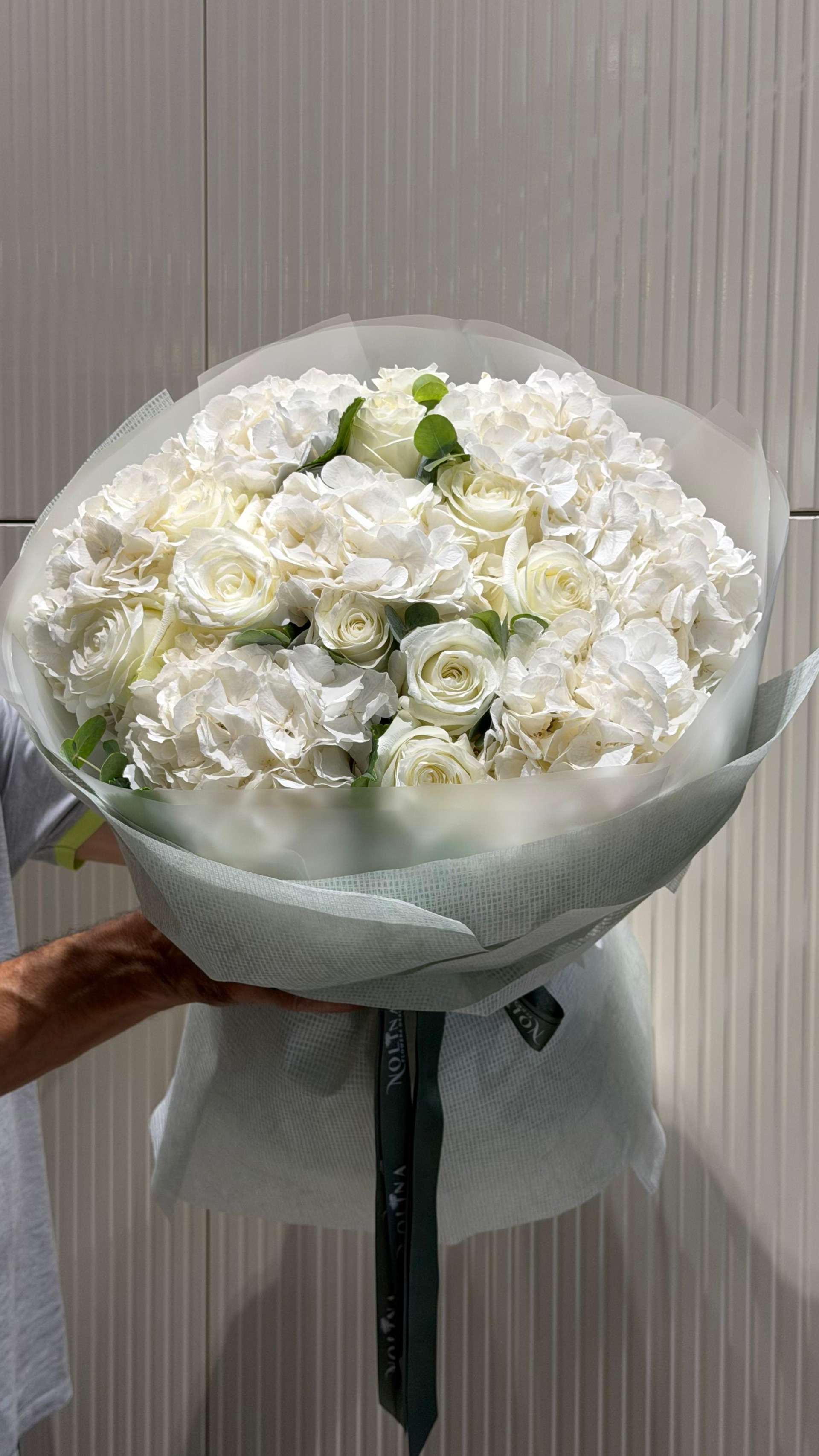 White Majesty Bouquet