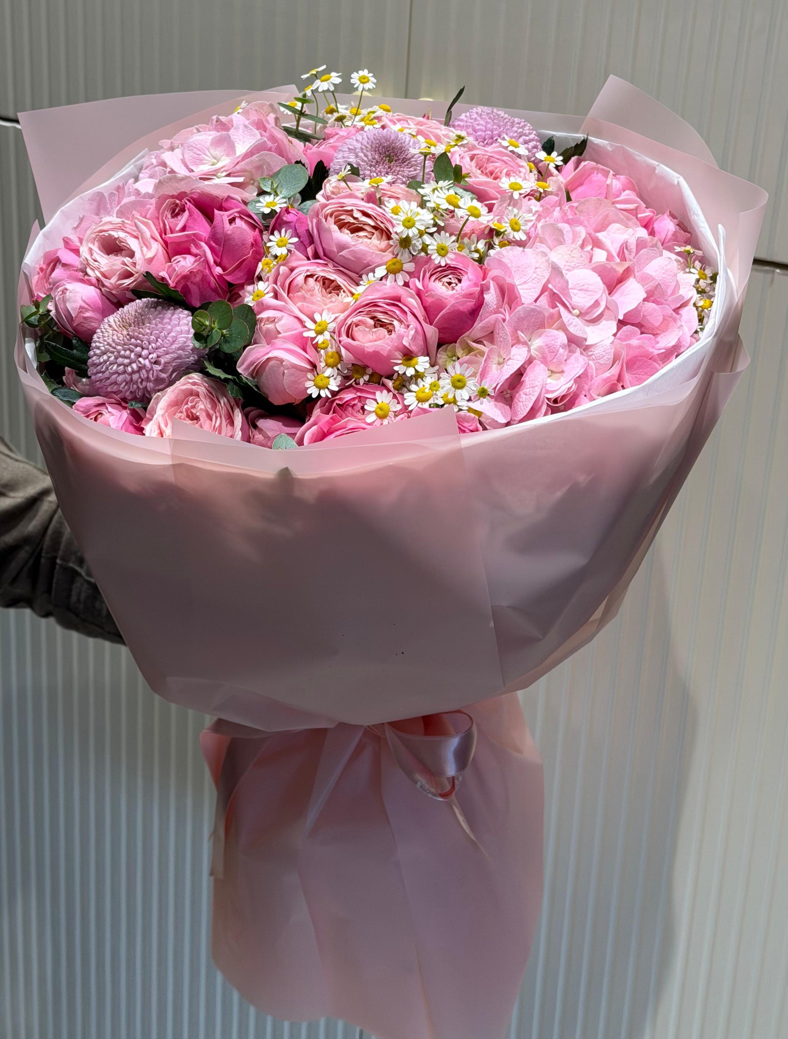 Daisy in pink Bouquet