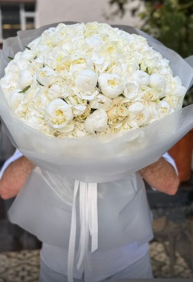 White Elagance bouquet