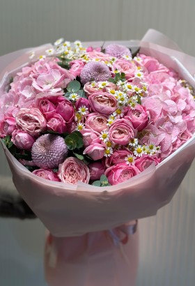 Daisy in pink Bouquet