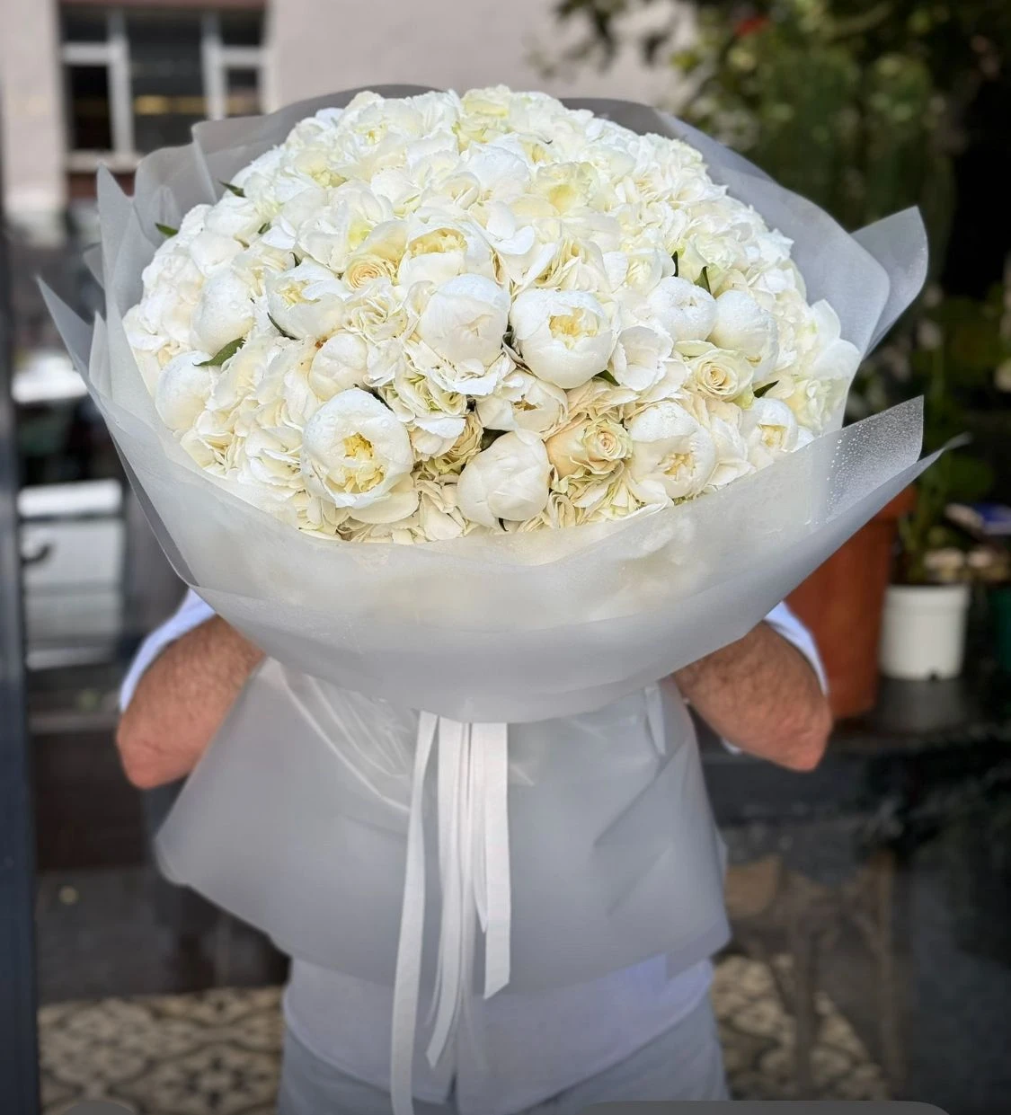 White Elagance bouquet