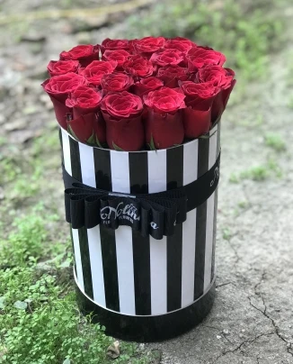 Kutuda Kırmızı Gül