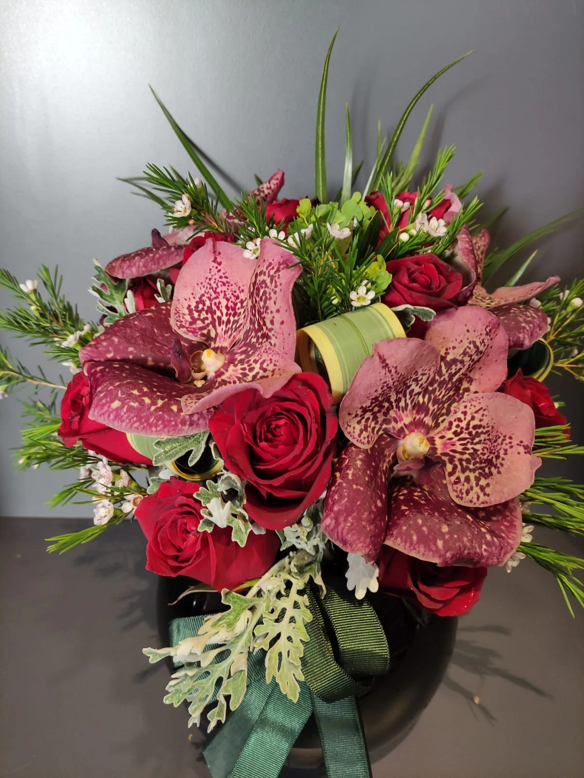 Vanda Orkide Kırmızı Gül